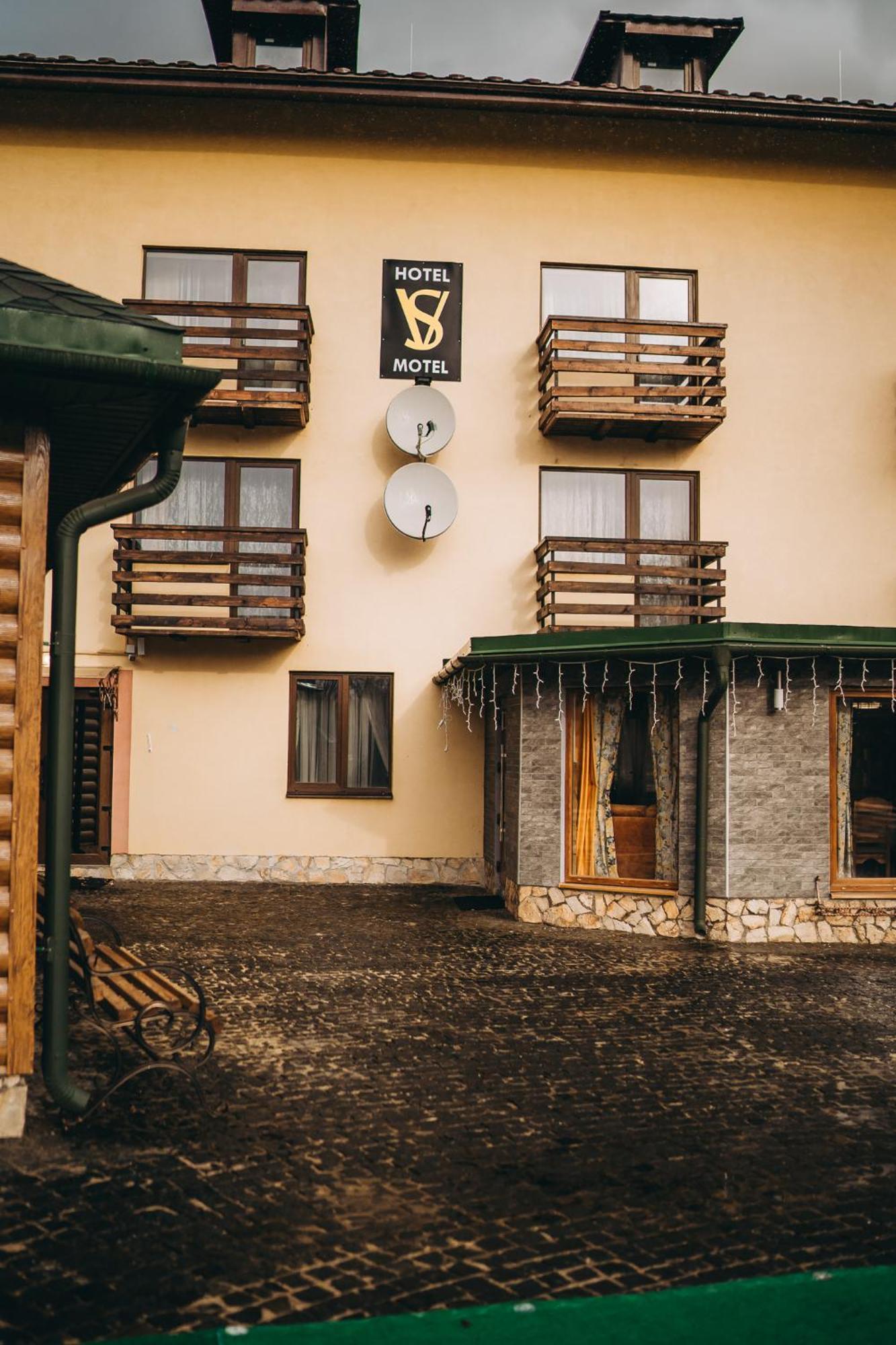 Sv Hotel&Camp Lazeșciîna Exterior foto