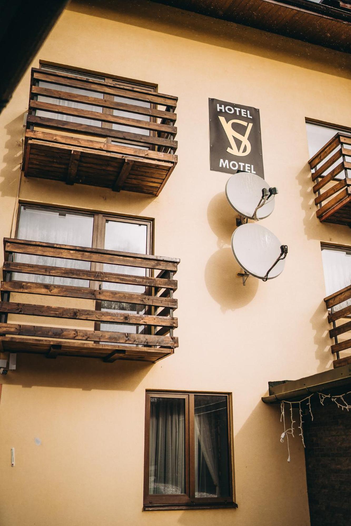 Sv Hotel&Camp Lazeșciîna Exterior foto